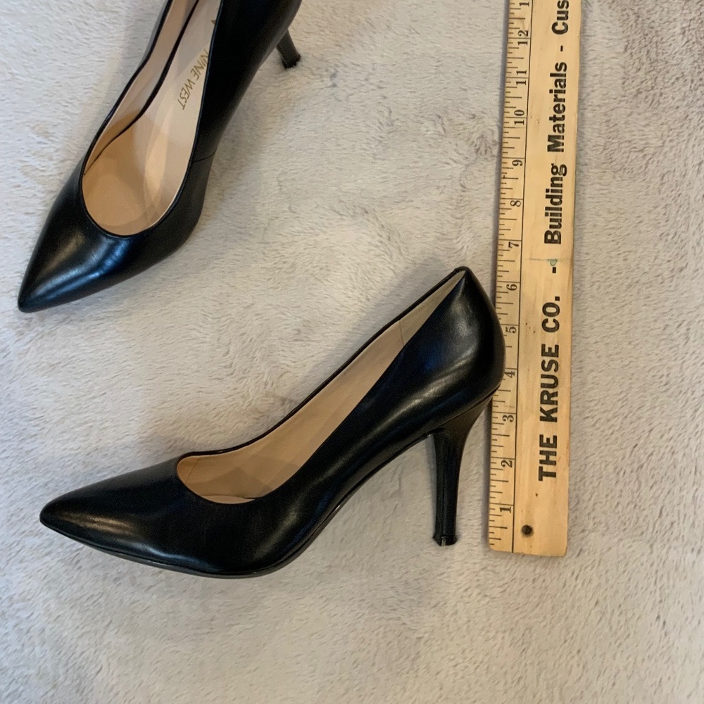Nine West Black 8.5 Heels Never worn Minimalist Comfort Coquette Scandi Timeless - Picture 3 of 6